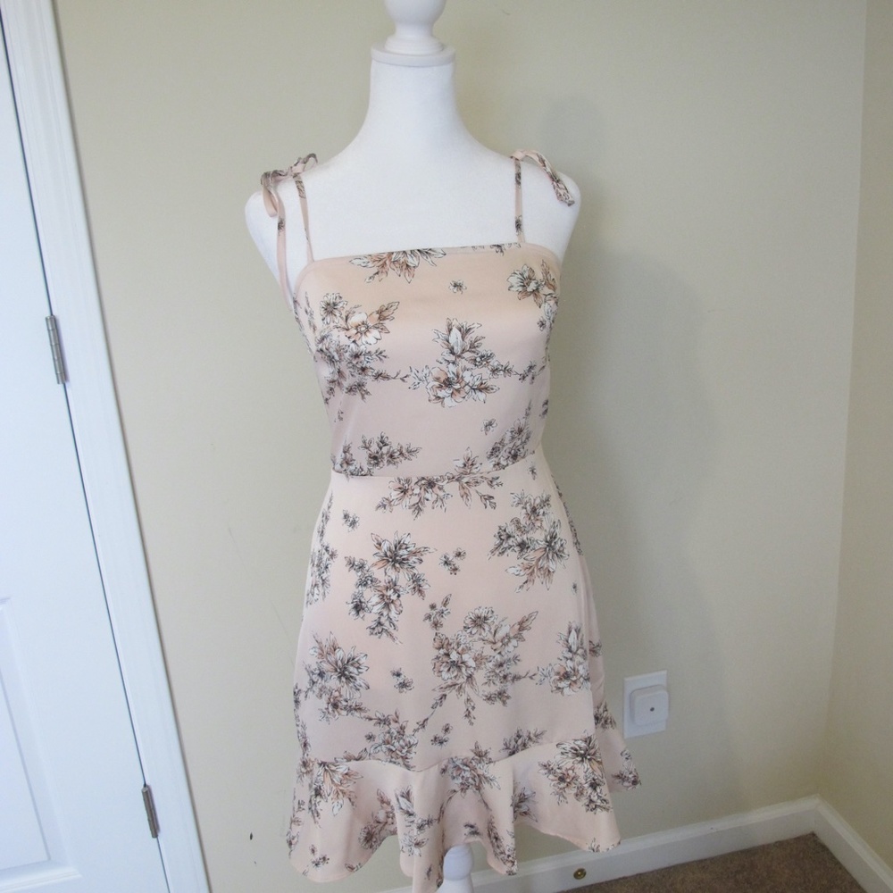🔴🔴🔴SOLD🔴🔴🔴Express Women's Spring bridal shower Easter Casual Dress - Picture 9 of 9